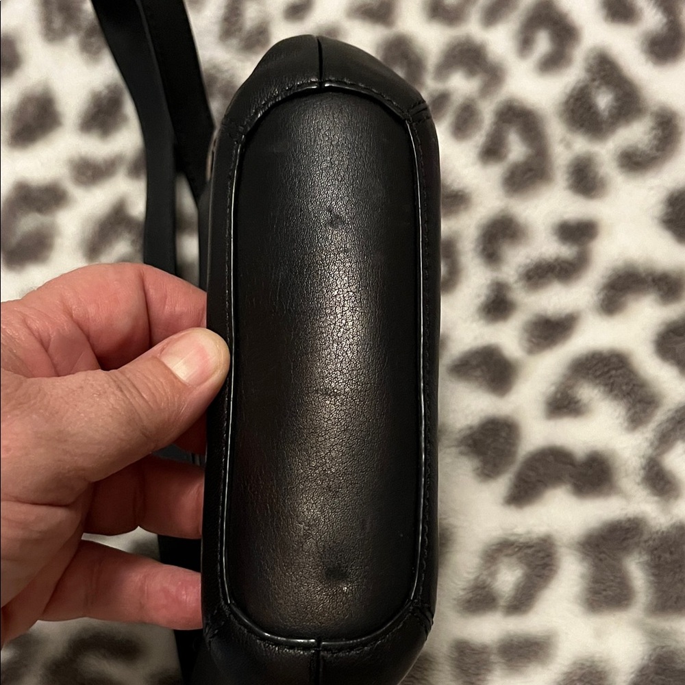 Coach Classic Black Leather Shoulder Bag - Picture 3 of 5
